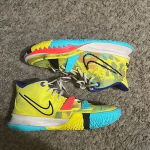 Kyrie 7s ‘1 World 1 People’